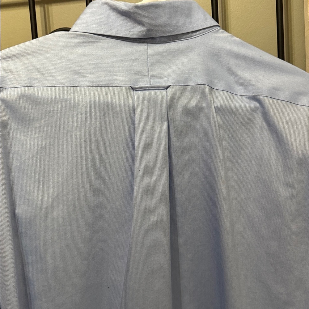 Eagle Shirtmakers Light Blue Button Down Dress Shirt
Non iron - Picture 6 of 7
